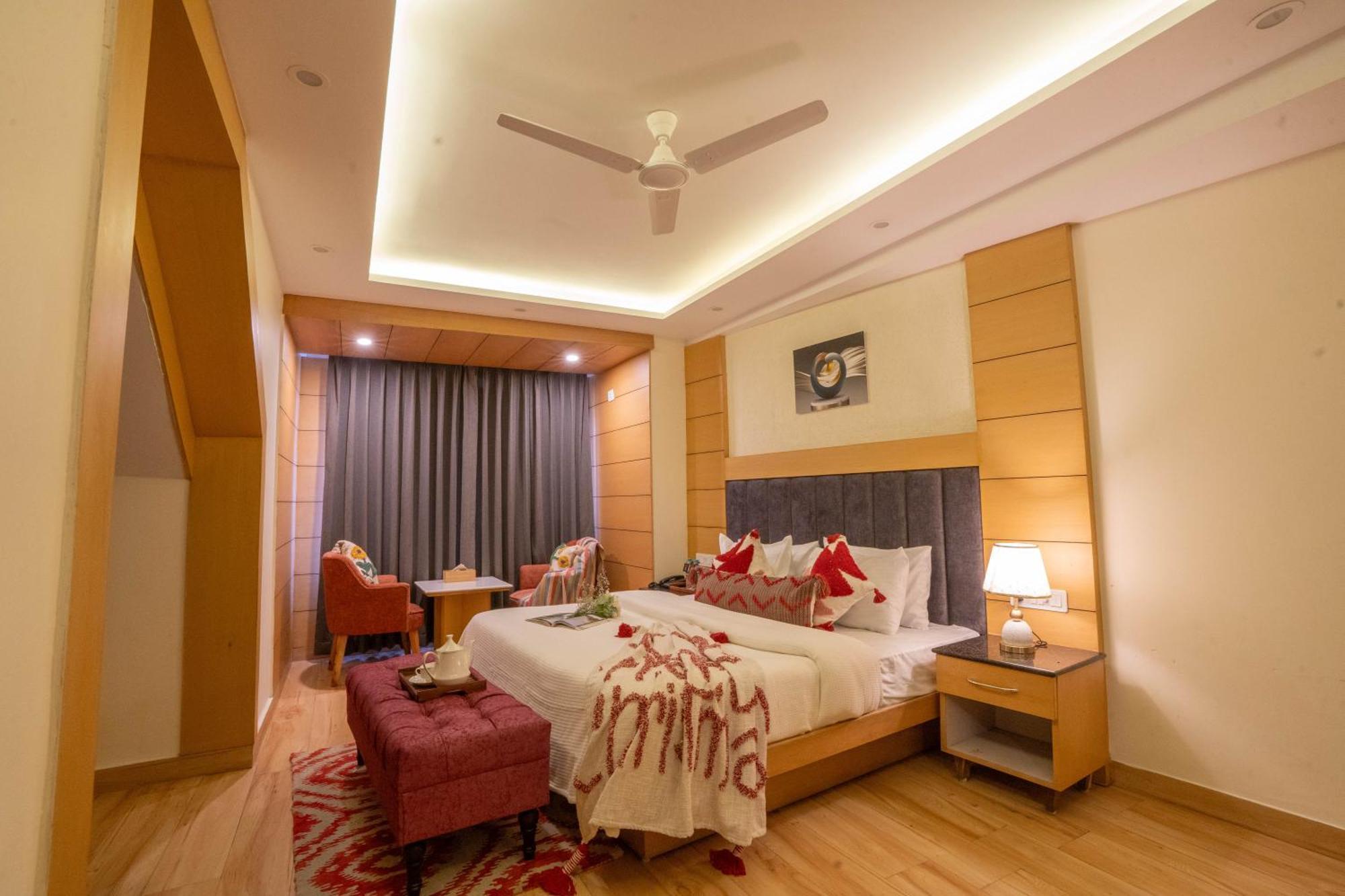 Perfectstayz Premium At Mall Road Mussoorie Esterno foto