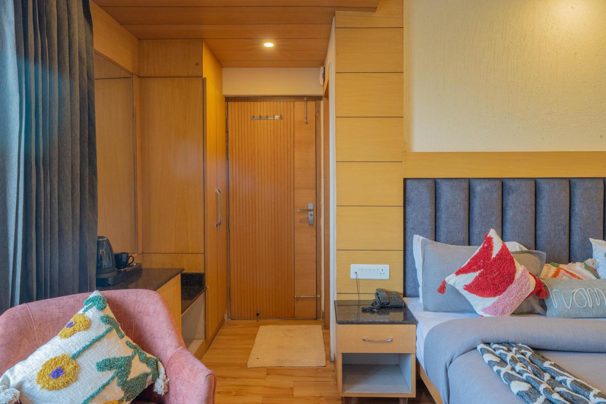 Perfectstayz Premium At Mall Road Mussoorie Esterno foto